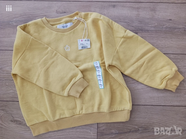 Нов суичър за момиче RESERVED, снимка 6 - Детски пуловери и жилетки - 52416477