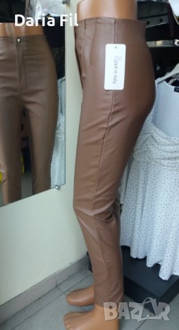 Бежов еластичен панталон с висока талия с ефект на кожен, снимка 2 - Клинове - 39425786