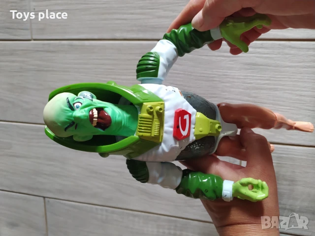 Hasbro Action Man Villain Enemy Professor Gangrene Action Figure 2001, снимка 4 - Фигурки - 50995665