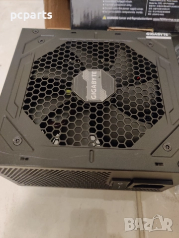 Захранване Gigabyte P1000GM (1000W) 80 PLUS GOLD, снимка 3 - Захранвания и кутии - 52264238