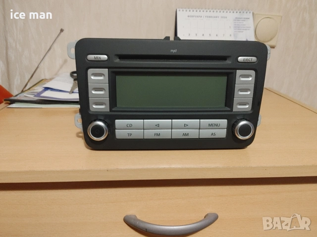 оригинално радио/сд за wv golf 5