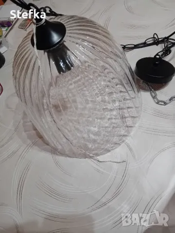 Стъклен полилей с верига, снимка 2 - Полилеи - 47655129