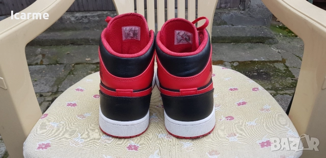 Оригинални маратонки Air Jordan 1 Mid, снимка 5 - Маратонки - 52054384