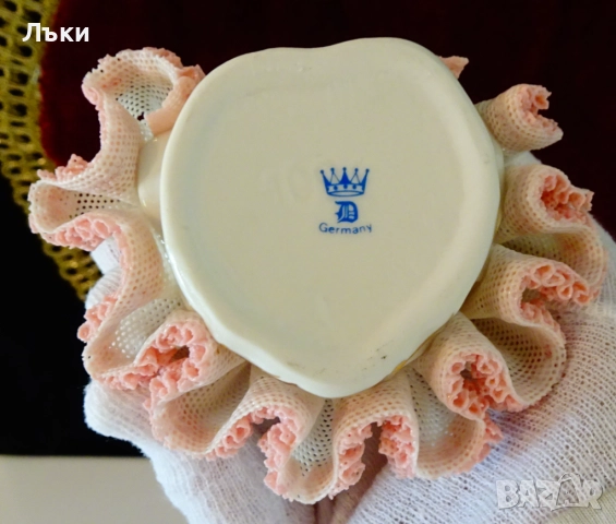 Порцеланова фигура Дрезденска дантела., снимка 11 - Статуетки - 51695339