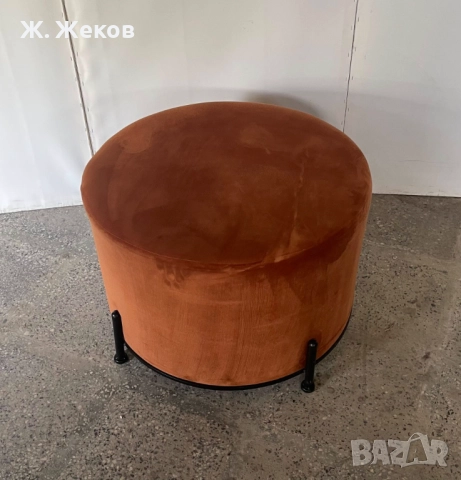 Табуретка, снимка 2 - Дивани и мека мебел - 51571368
