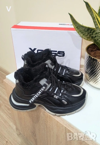 Черни светлоотразителни маратонки с пух и платформа 39 номер / кафяви обувки естествена кожа 