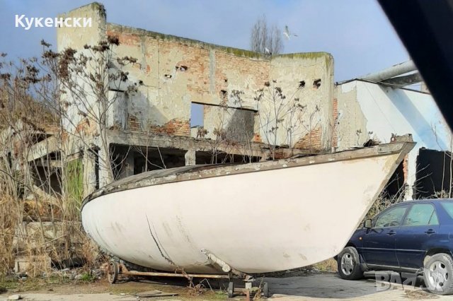 Полиестерен корпус за яхта 