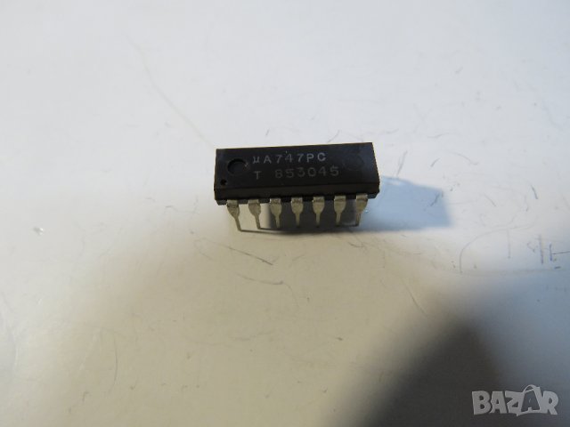 Двоен операционен усилвател MA747 .