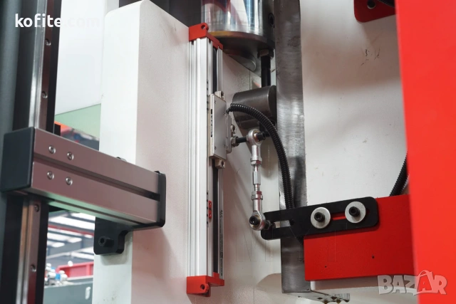 CNC Хидравличен абкант 125 т / 3200 мм, снимка 2 - Други машини и части - 53116169