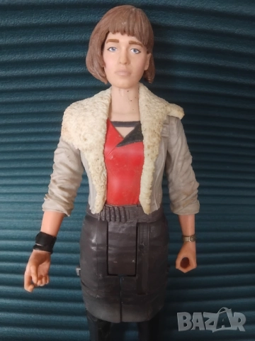 Star Wars Qi’Ra Corellia - 100% оригинална сувенирна кукла Hasbro , снимка 2 - Кукли - 51968114