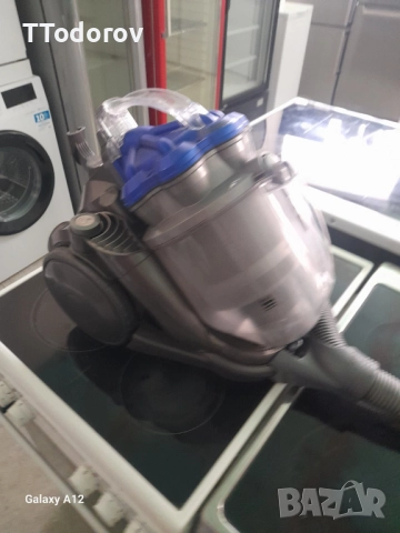 Прахосмукачка с контейнер Dyson DC29, 1400 W , снимка 3 - Прахосмукачки - 52617231