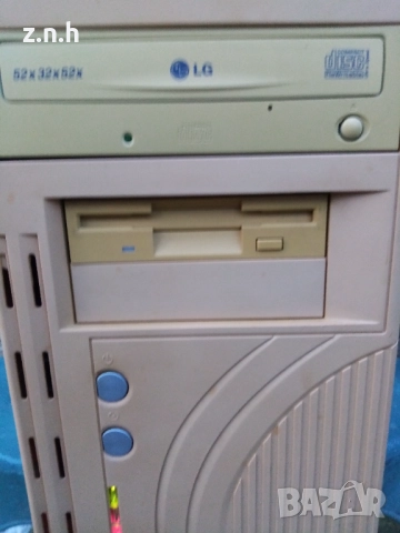 Ретро настолен компютър, снимка 2 - За дома - 52689701