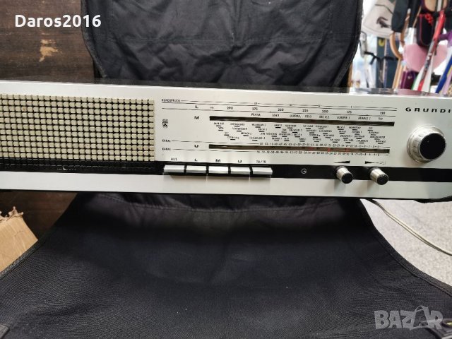 Старо дървено радио Grundig Type RF 2060, снимка 2 - Антикварни и старинни предмети - 35516029