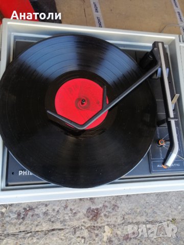 Грамофон Philips -TRI-MASTER 4020, снимка 3 - Грамофони - 38360533