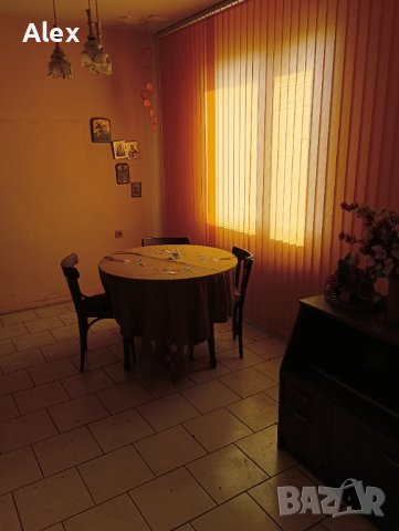 Агенция Танкос 07 продава двуетажна къща  с гараж  - РЗП 270 кв.м. и 900 кв.м. двор в с Първенец  , снимка 9 - Къщи - 40058401