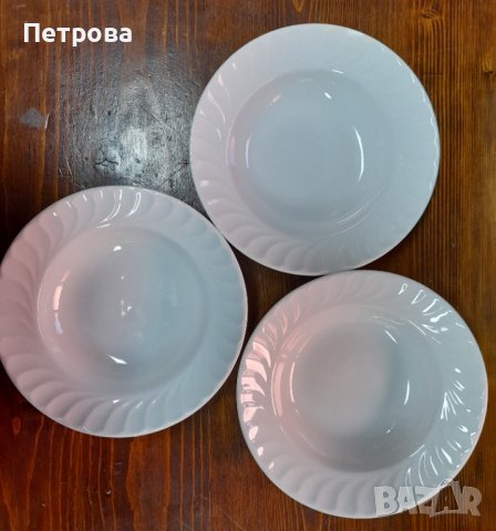 Порцеланови чинии, снимка 1 - Чинии - 37324093