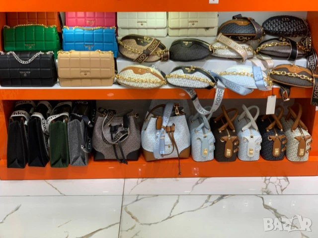 чанти guess jaquemuss chanel louis vuitton versace, снимка 12 - Чанти - 51427558