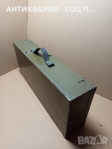 Стар Дървен Военен Сандък Куфар.