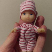 Кукла малка 9,5 см, снимка 1 - Колекции - 37058870