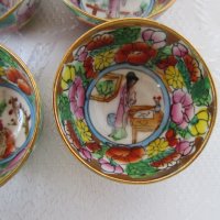12 невероятни японски рисувани чаши с гейши, малки, стари, снимка 5 - Антикварни и старинни предмети - 28951460