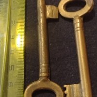 Два стари редки бронзови ключа от соца с номера за КОЛЕКЦИОНЕРИ 12366, снимка 7 - Други ценни предмети - 43267848