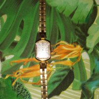 Продавам позлатен руски часовник, снимка 1 - Антикварни и старинни предмети - 33279161