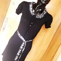 Черна къса еластична рокля с черно-бели връзки и яка С, снимка 1 - Рокли - 32888702