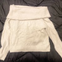 Пуловер бял пух, снимка 1 - Блузи с дълъг ръкав и пуловери - 38927068