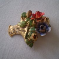 красива Винтич брошка кошница с цветя, снимка 9 - Антикварни и старинни предмети - 37363461