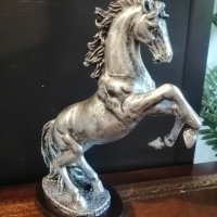Декоративна статуетка кон, снимка 2 - Статуетки - 37992546