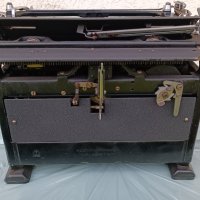 Стара пишеща машина Continental - Made in Germany - 1954 година - Антика, снимка 7 - Антикварни и старинни предмети - 39491413
