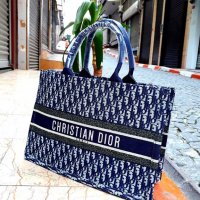 Дамска чанта Christian Dior код 12, снимка 1 - Чанти - 29049396