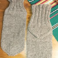 Вълнени чорапи домашно плетиво/терлици,елеци и всичко по поръчка плета, снимка 4 - Мъжки чорапи - 38718980