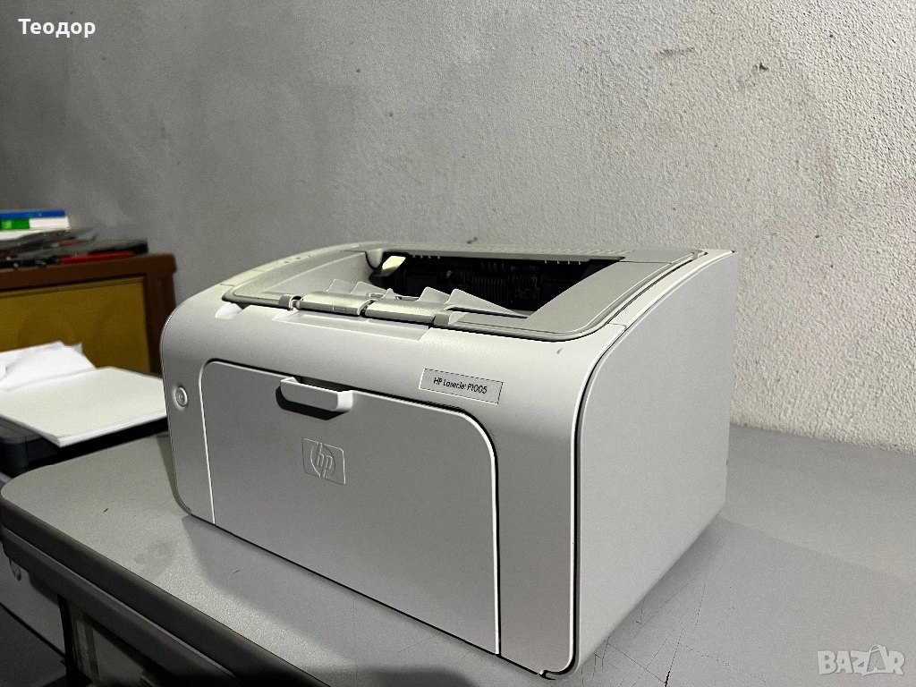 Лазерен принтер HP P1005 + малъл скенер и 5 тонер касети , снимка 1