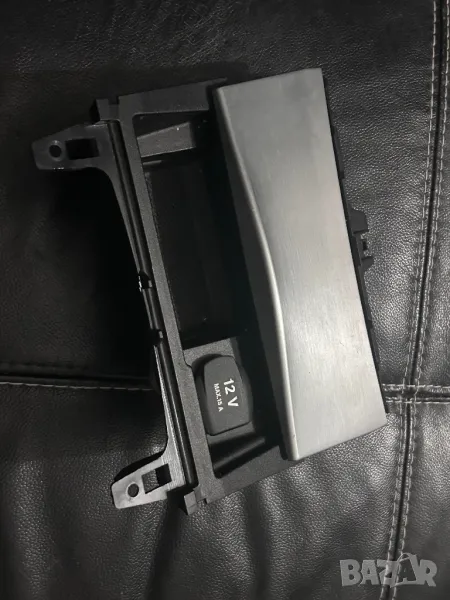пепелник мерцедес ц класа w204 C 12v запалка , снимка 1