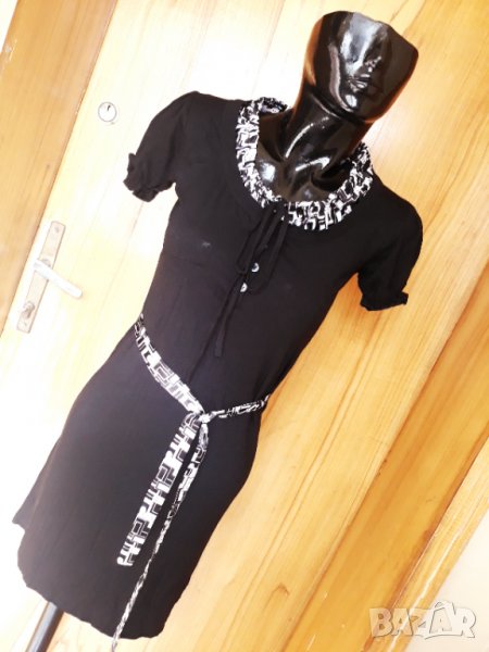Черна къса еластична рокля с черно-бели връзки и яка С, снимка 1