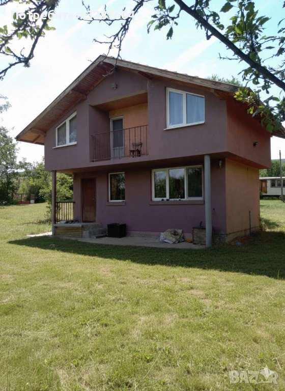 Масивна къща в село Калище , снимка 1