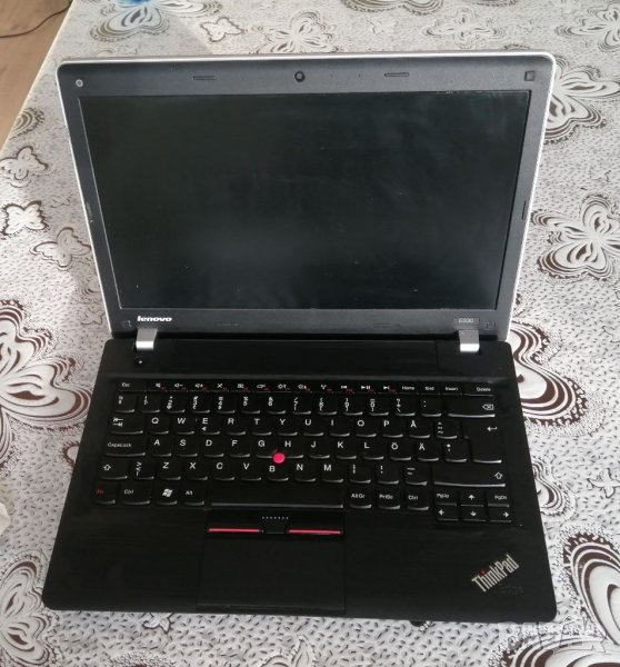 Леново Е330 Лаптоп Процесор четери ядрен Интел Core i3 2,20 гигахерца  РАМ 4,00 гигабайта  Хард диск, снимка 1