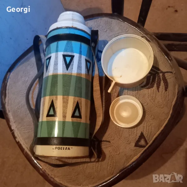 термос от соца в много добро състояние за годините кожената каишка също е на термоса, снимка 1