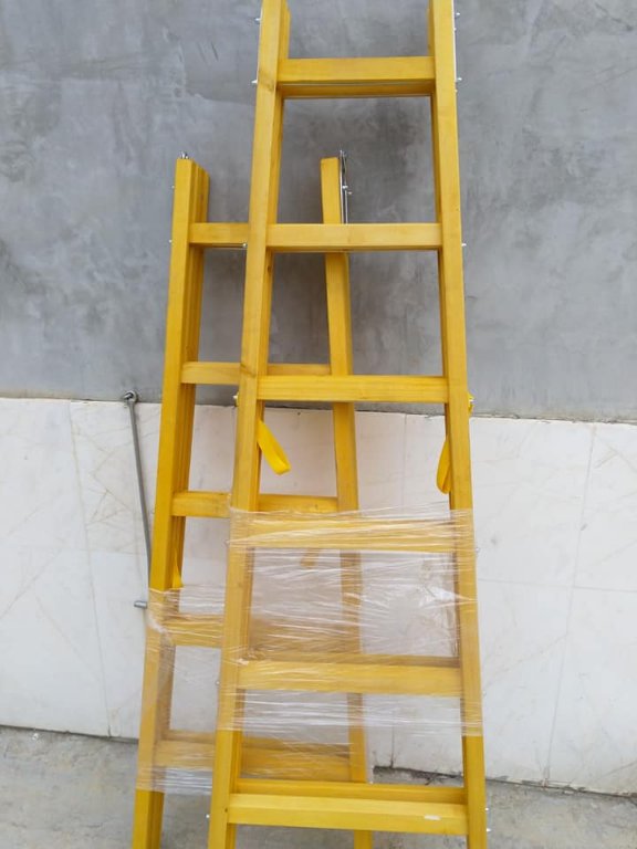 Дървена стълба двойна, подсилена с метални шпилки на всяко стъпало в  Градински инструменти в гр. Свищов - ID28299182 — Bazar.bg