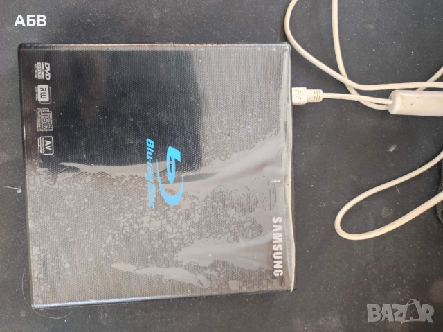 Продава се портативен Blue-Ray Disk плейер и записвачка Samsung SE-506