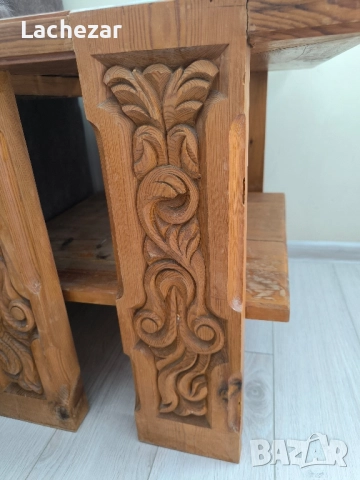 Дърворезбована декоративна масичка, снимка 1