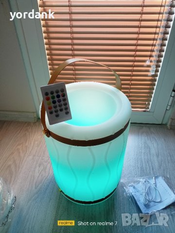 Охладител за вино с вградена колонка и RGB подсветка