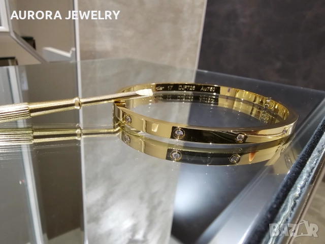 CARTIER Love Gold 10 Diamonds Small Model Гривна с Отверка, снимка 3 - Гривни - 52821378