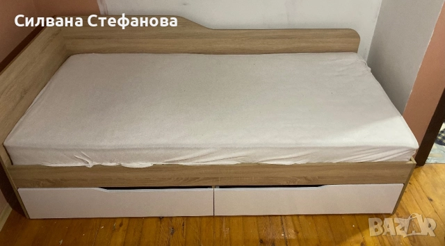 Продавам ново легло с матрак