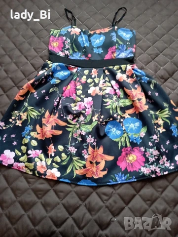 🌹 Рокля на цветя - М размер 🌹, снимка 3 - Рокли - 50561657