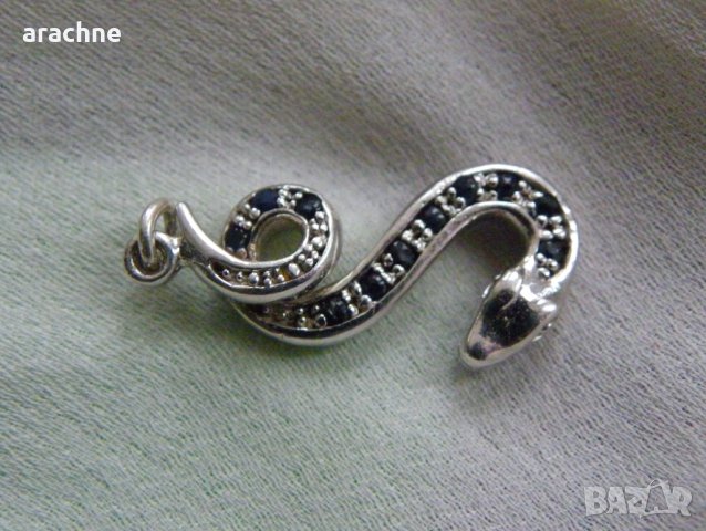 Сребърен медальон с природни сапфири, снимка 4 - Колиета, медальони, синджири - 39404095