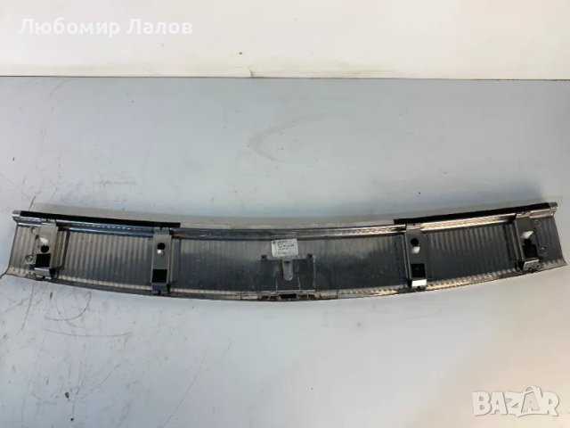 Хром лайсна багажник Vw Touareg 7L6863459B, снимка 2 - Части - 50255770