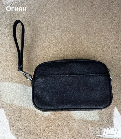 Чанта на Guess , снимка 4 - Чанти - 52827516