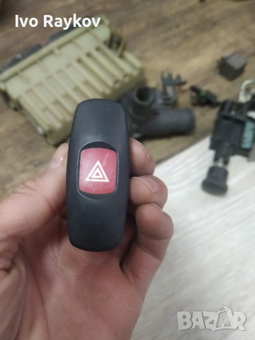 Бутон аварийни светлини за Fiat Bravo . 735257109